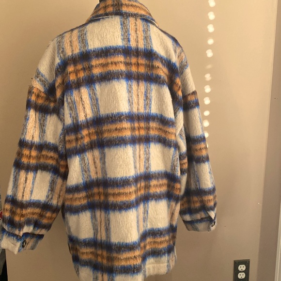 Shacket - Picture 5 of 5